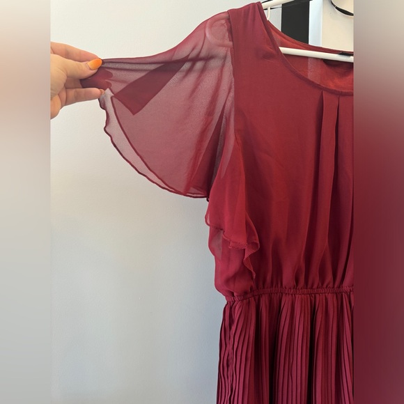 Burgundy Flowy Cocktail Dress - Picture 2 of 4